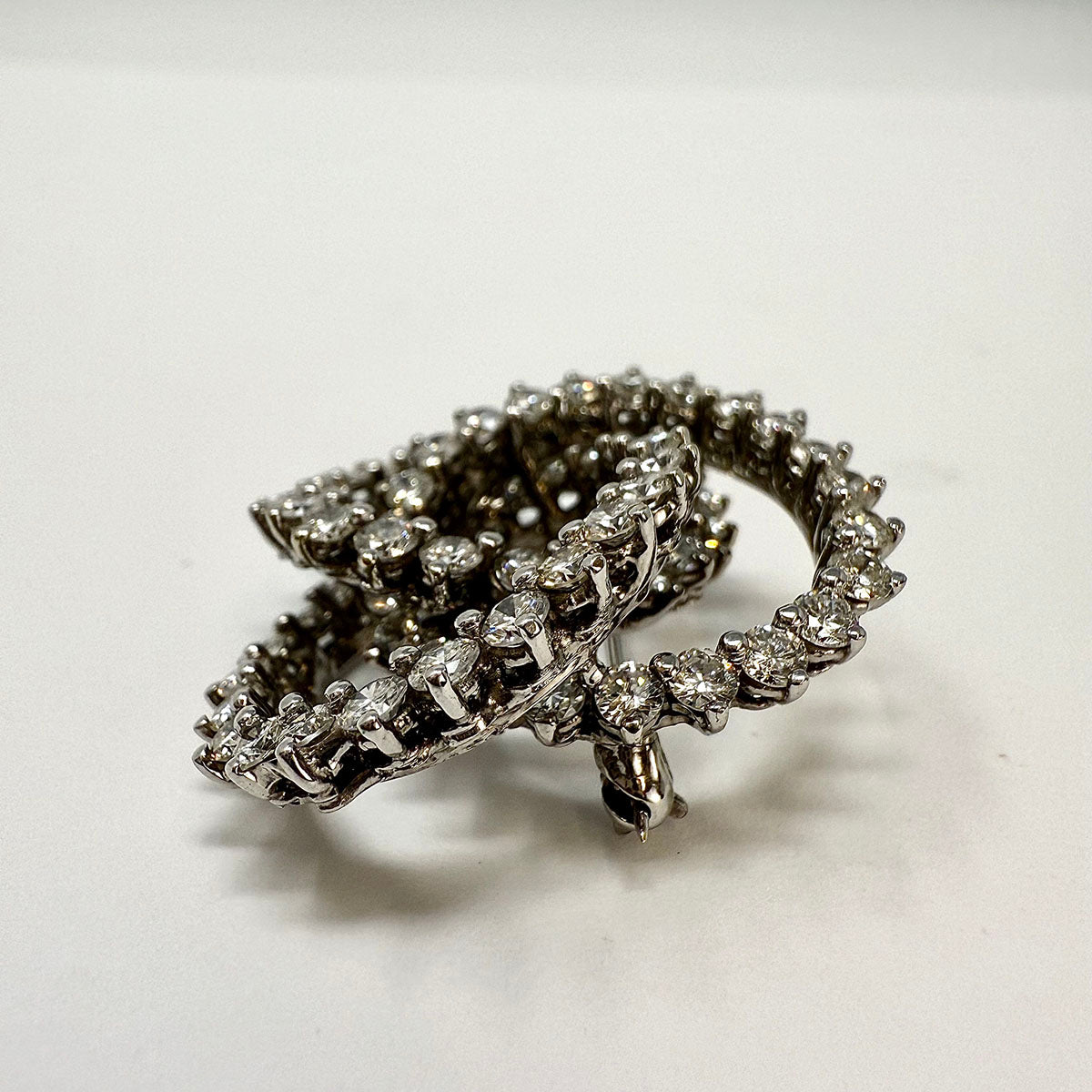 Vendorafa 18K White Gold Pin with Diamonds