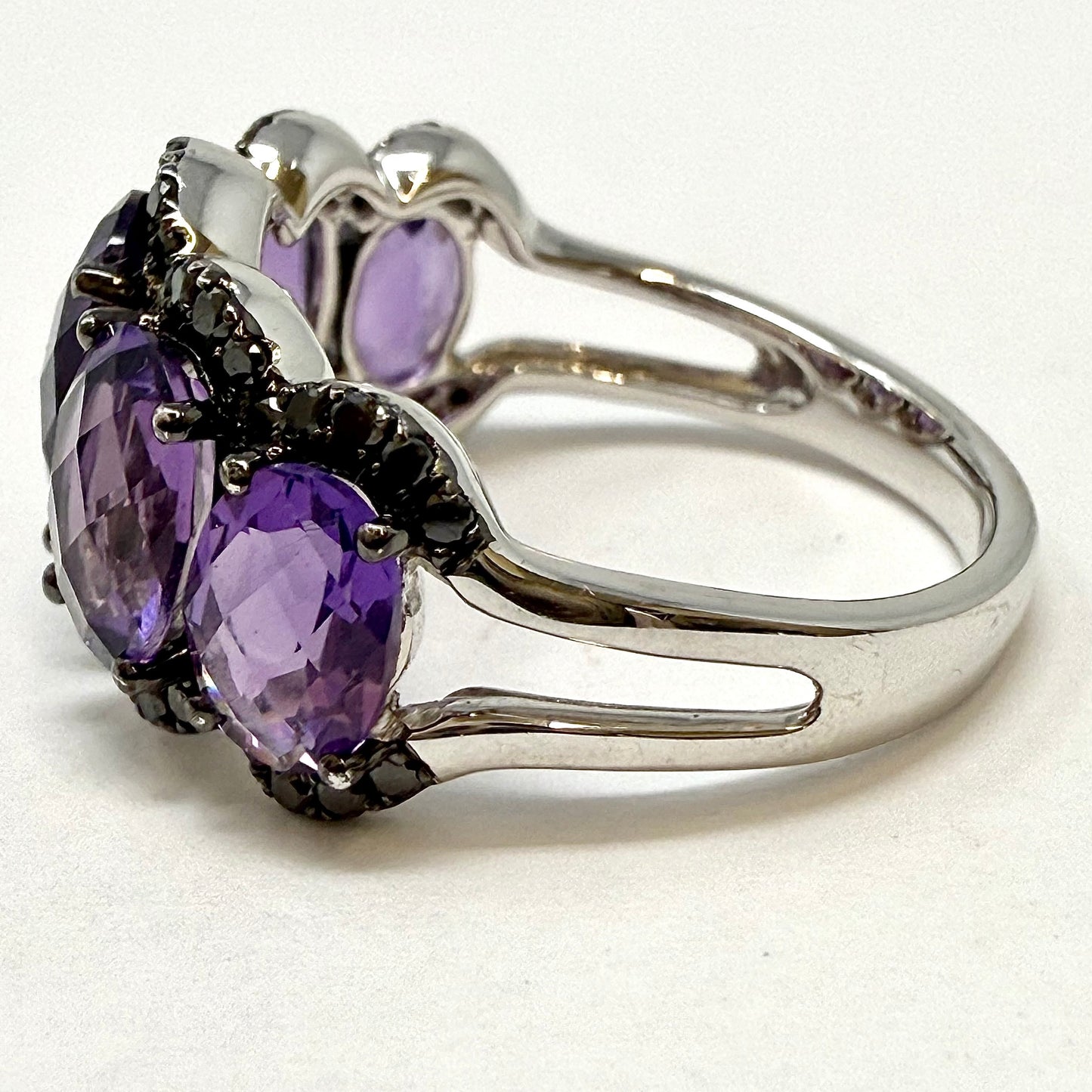 18K Gold Ring with Amethyst and Black Diamond
