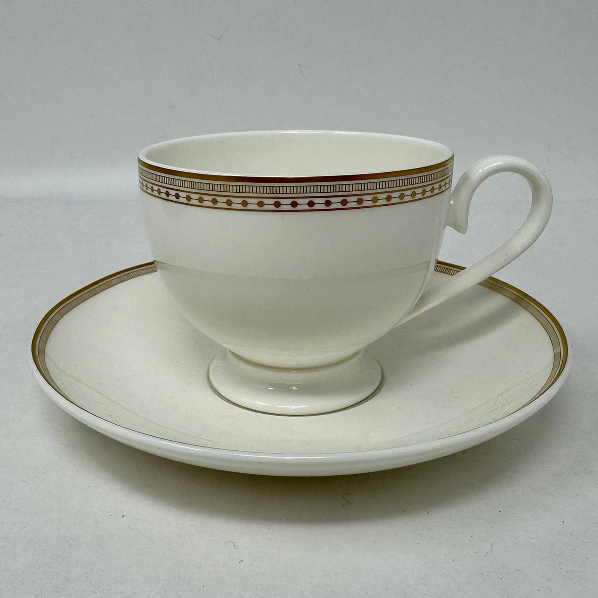 12 Tea Cups and Saucer Sets
