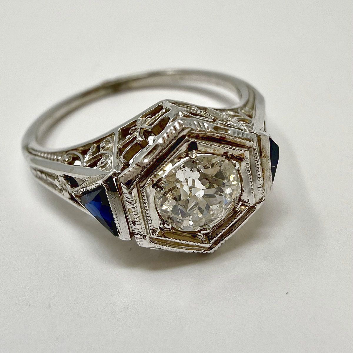 Antique 18K White Gold Ring with 0.5ct Diamond and 2 Sapphires