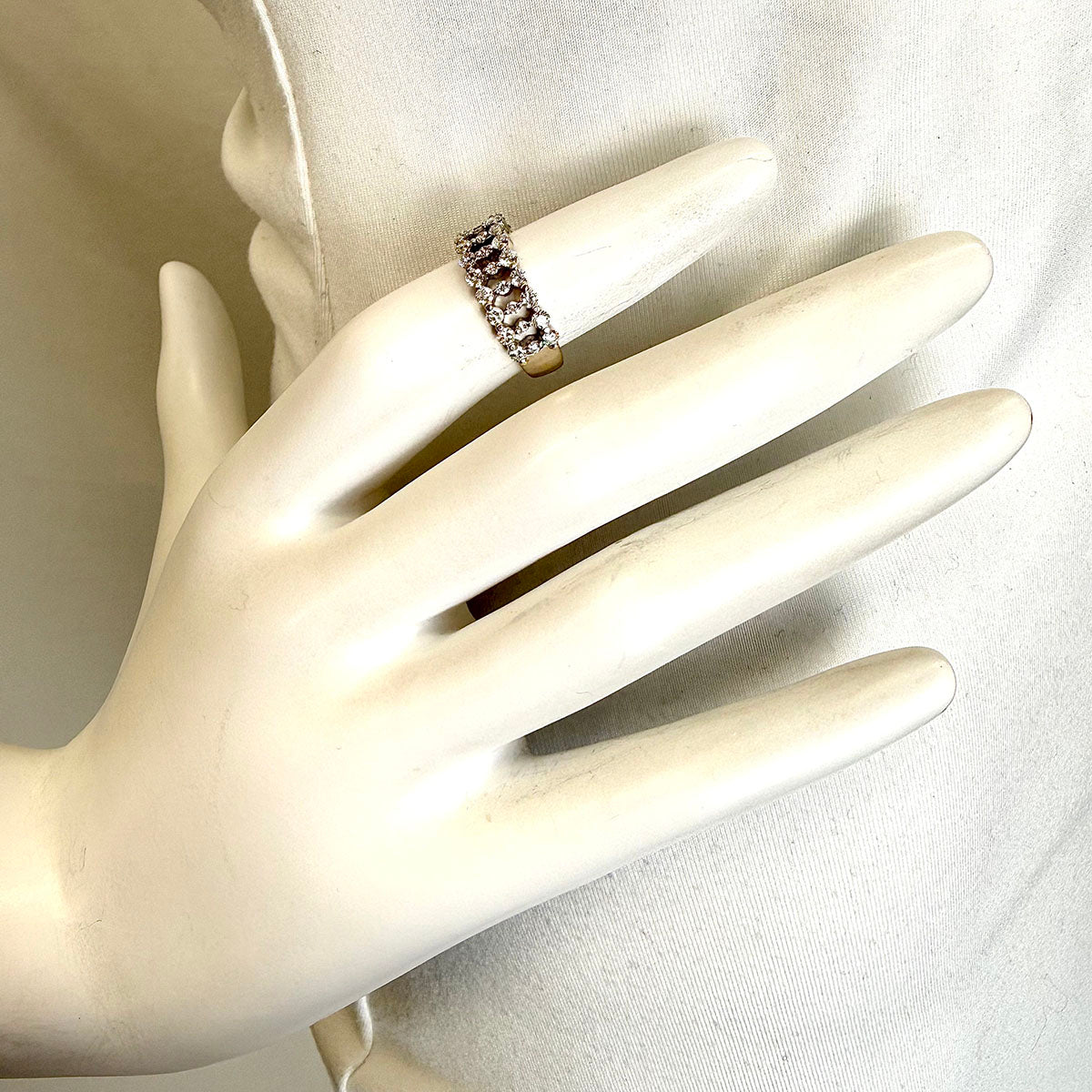 14K White Gold Ring with Diamond