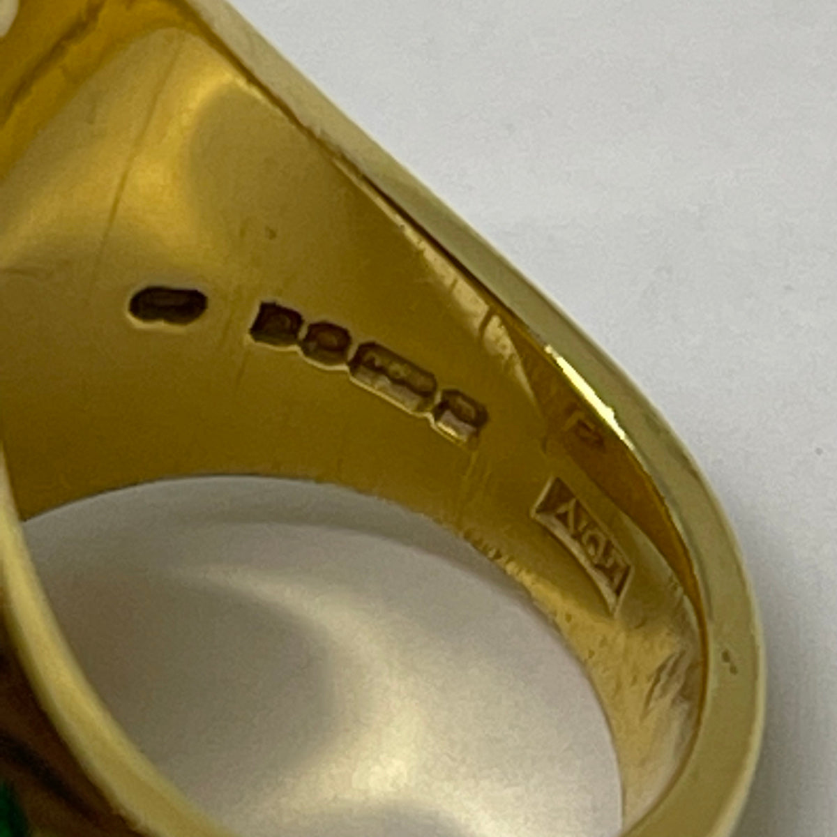 De Vroomen 18K Gold and Green Enameled Ring with Amethyst