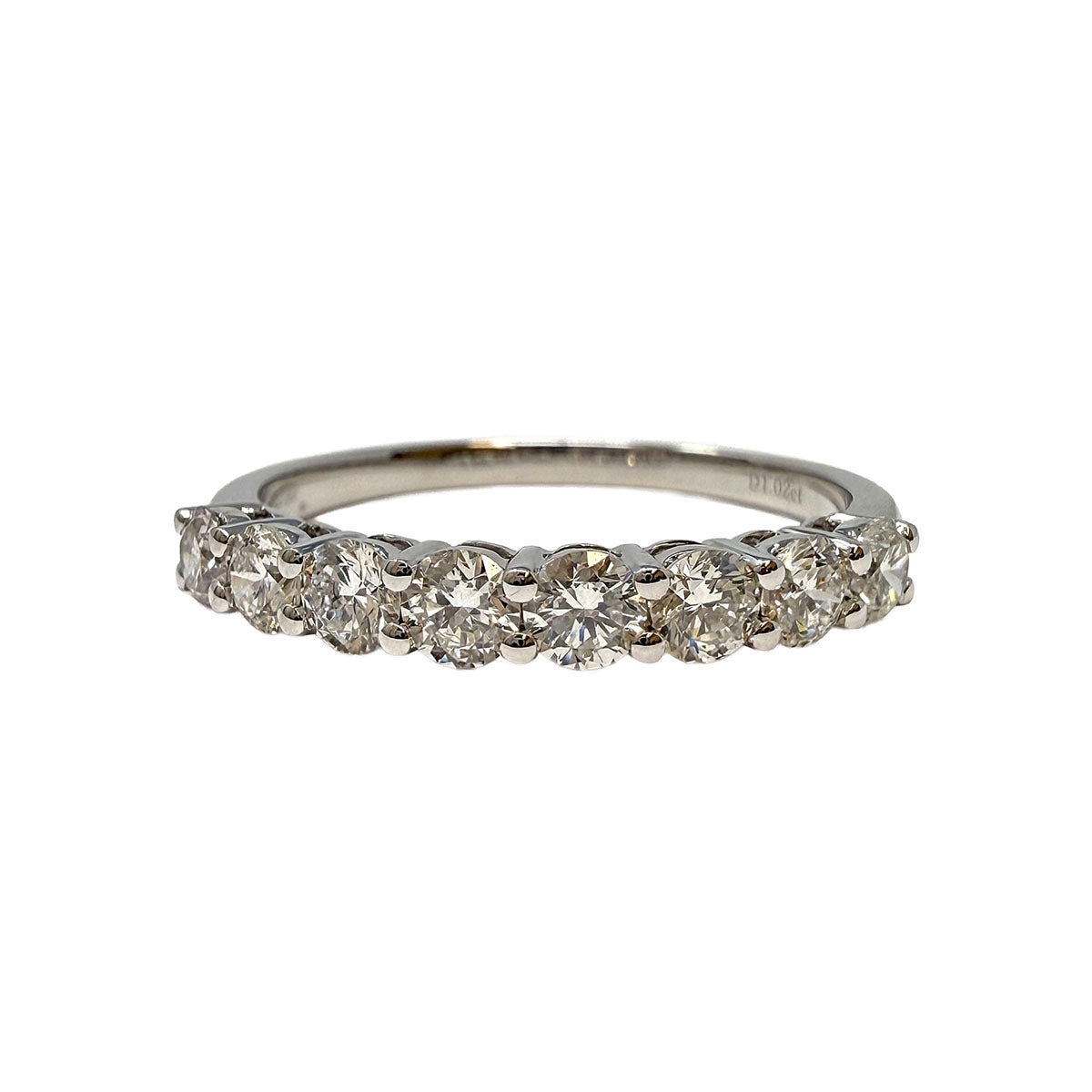 18K White Gold Ring with 8 Brilliant Cut Diamonds