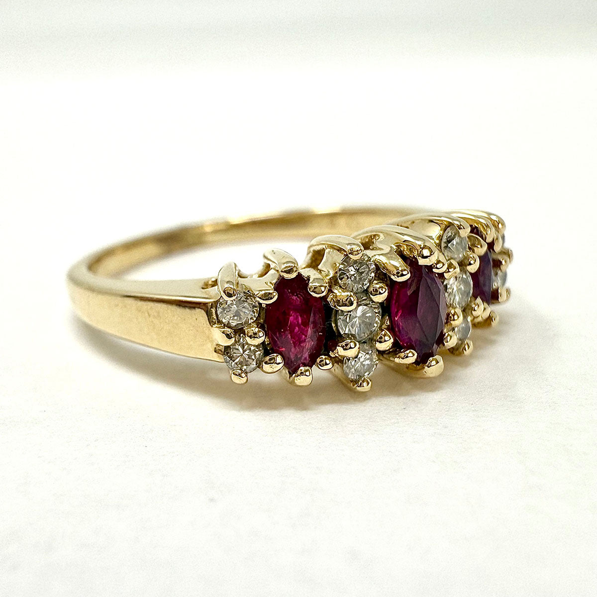 18K Gold Ring with Ruby and Diamond