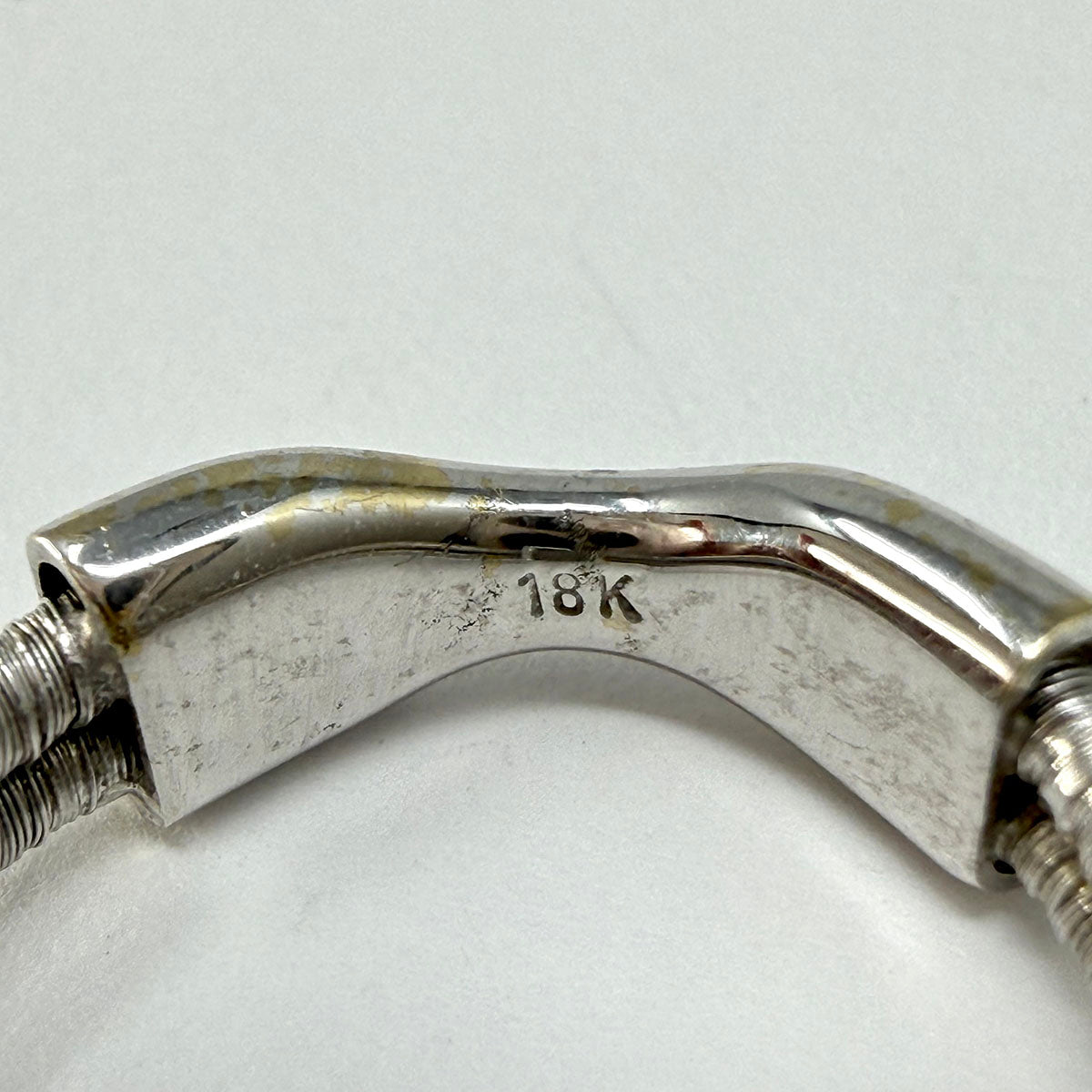18K White Gold Elastic Ring with Diamond
