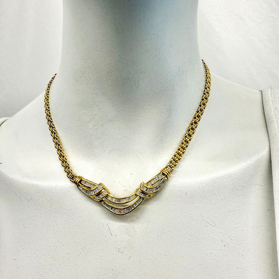 18K Gold Necklace with Baguette Diamond