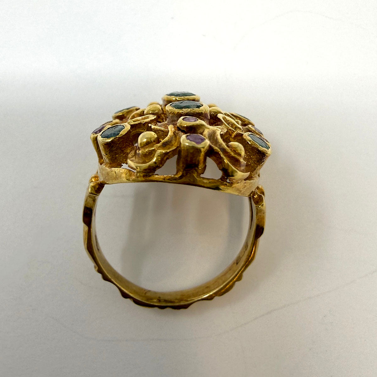 Vintage 18K Gold Ring with Emerald