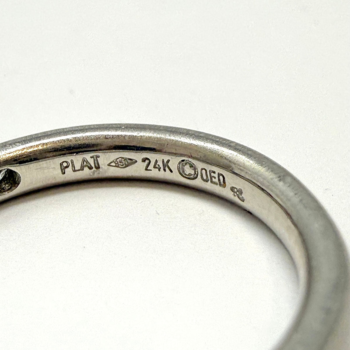 Platinum Guard Ring with 4 Diamonds
