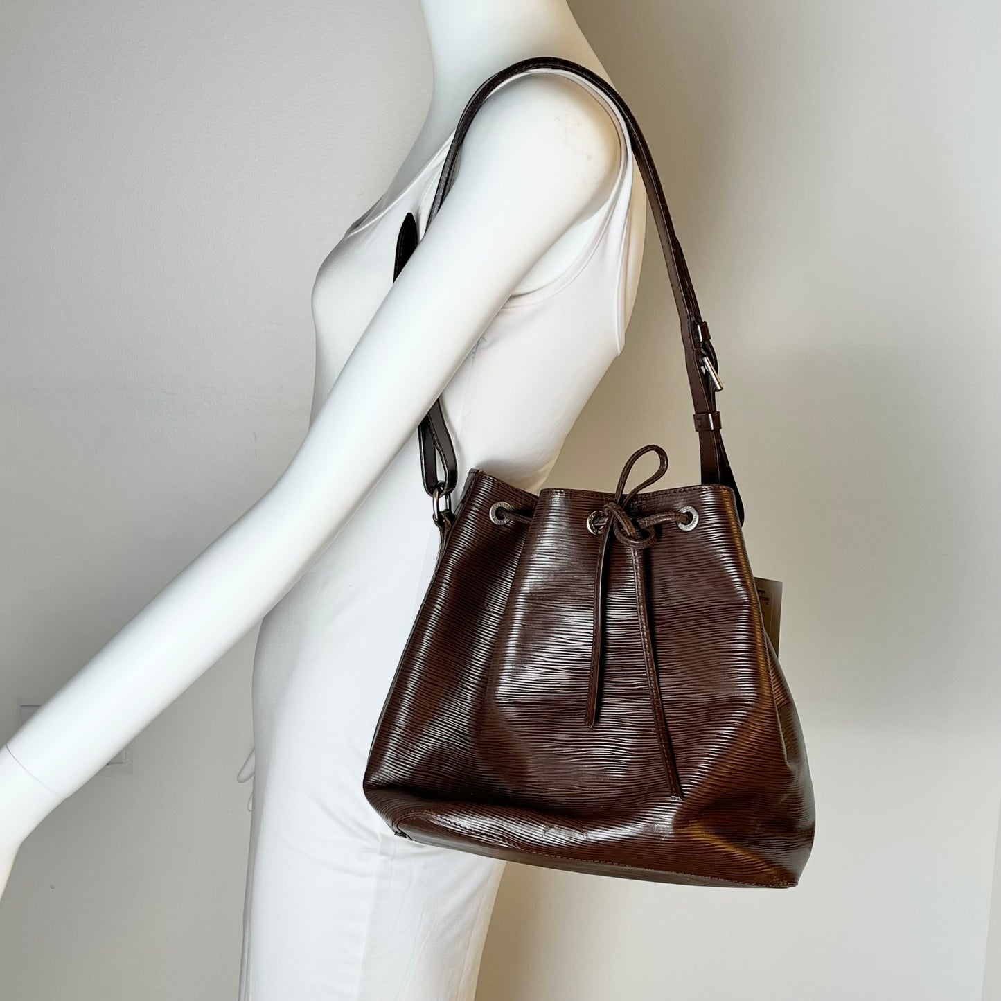 Louis Vuitton Epi Noe Bucket Bag with Phone Case