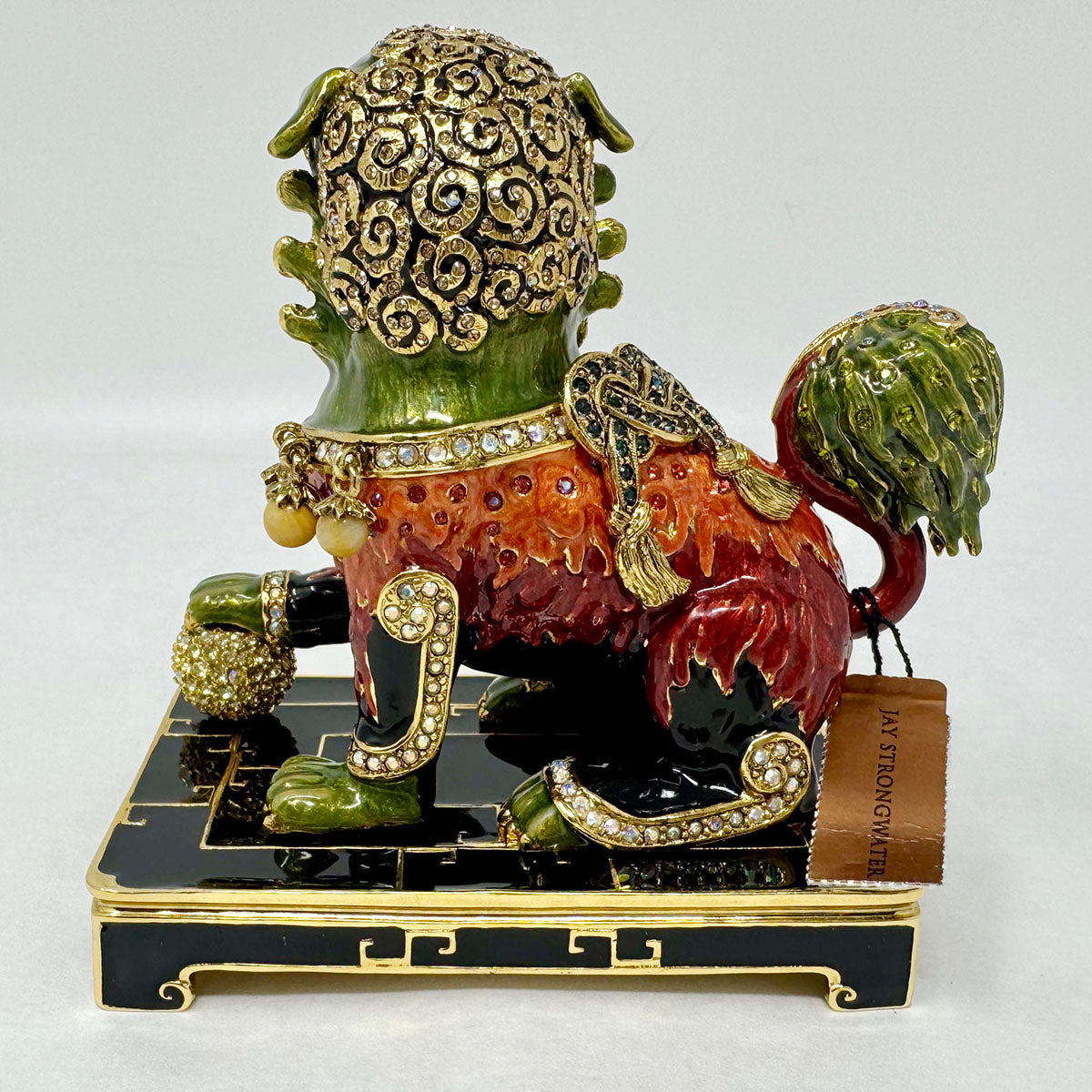 Foo Dog with Ball