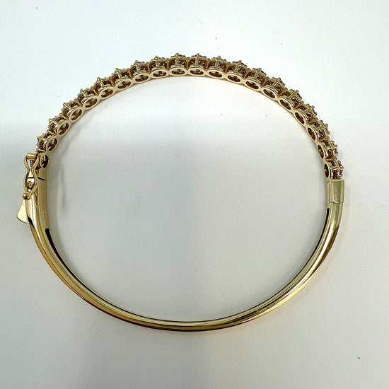 14K Gold Hinged Bracelet with Diamond
