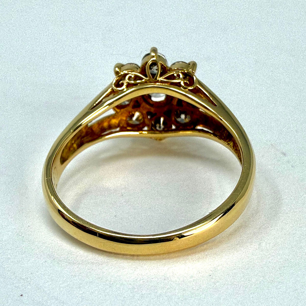 18k Gold and Diamond Flower Ring