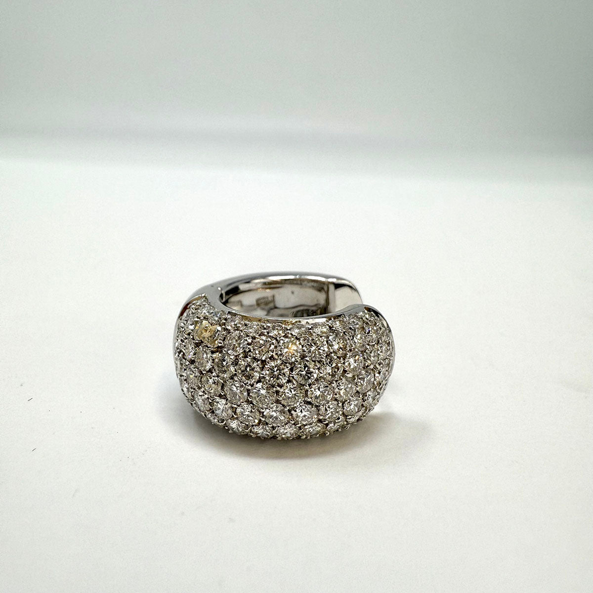 Leo Pizzo 18K White Gold Huggie Earrings with Diamonds