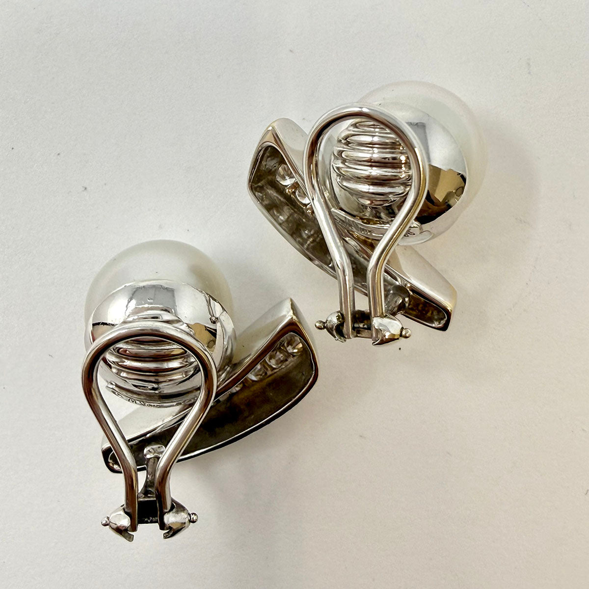 M. Stowe 18K White Gold Earrings with 28 Full Cut Diamonds and 2 South Sea Pearl