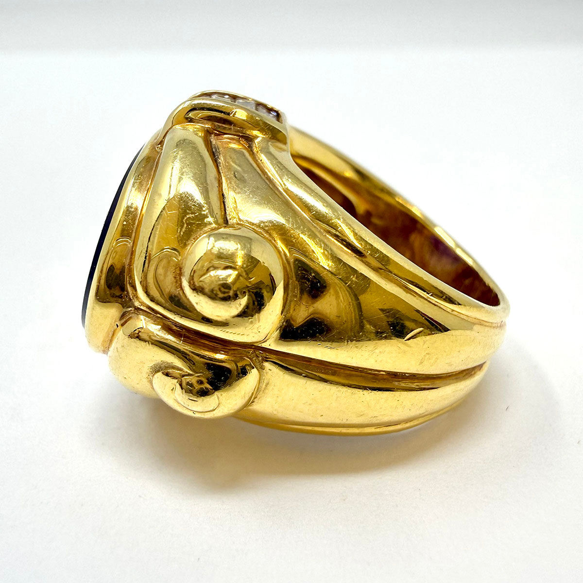 Susan Berman 18K Gold Ring with Carved Intaglio Amethyst and Diamonds