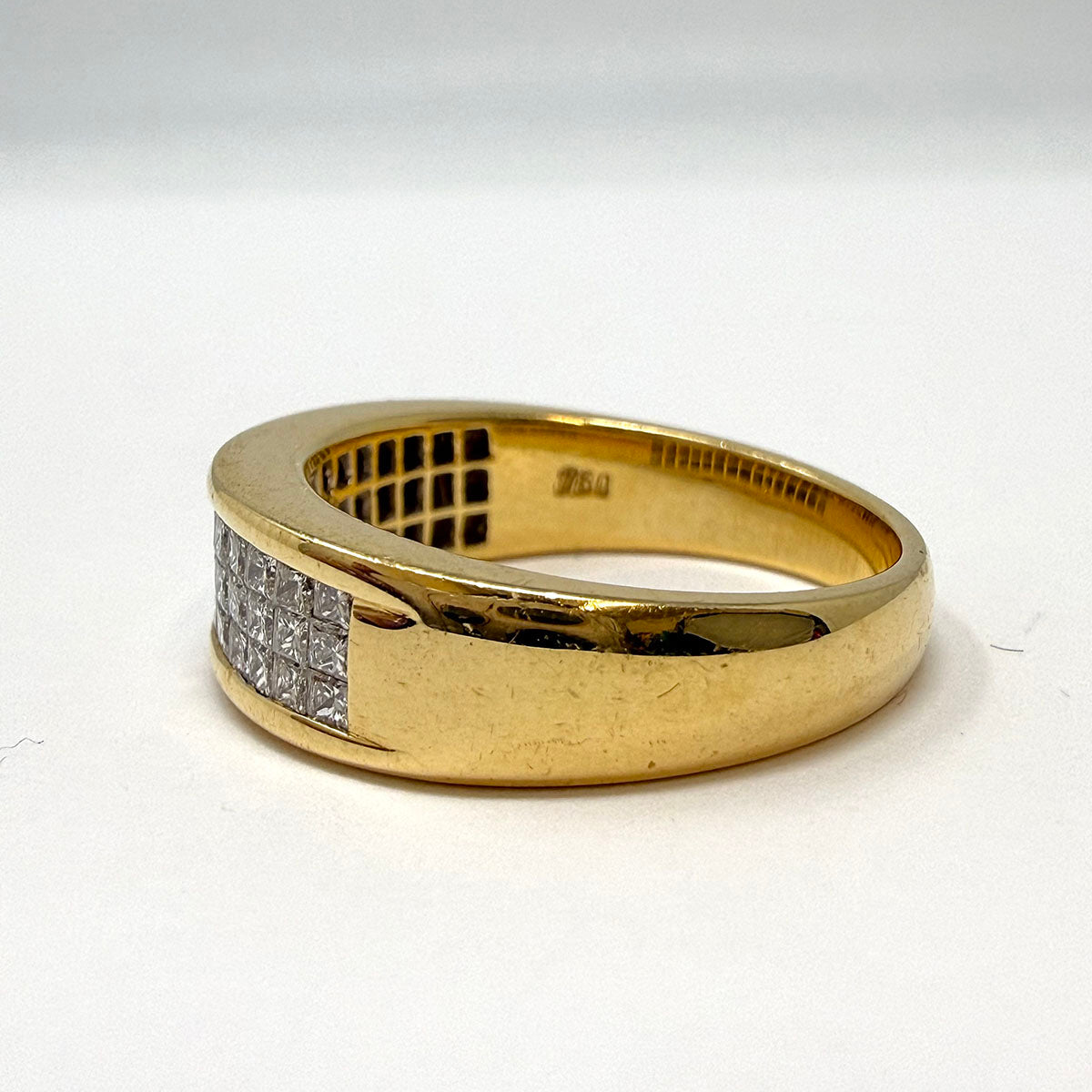 MKS 18K Gold Ring with 75 Princess Cut Diamonds