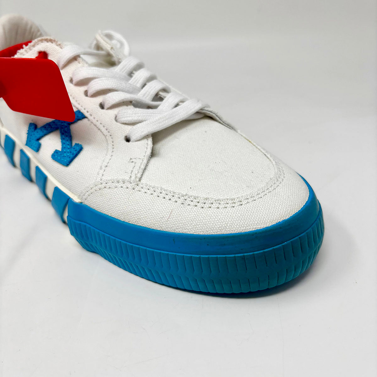 OFF-WHITE Sneakers