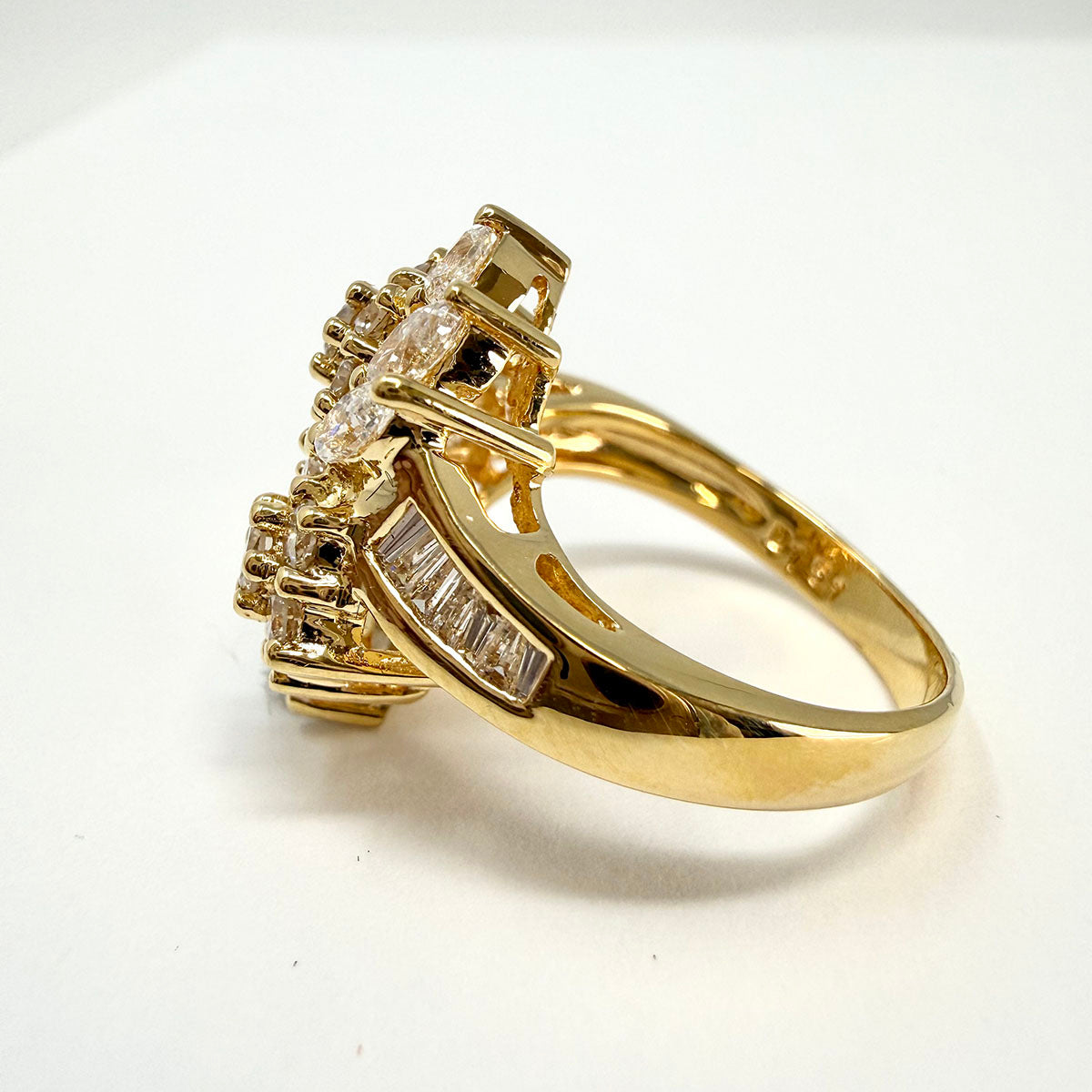18K Diamond Cluster Ring