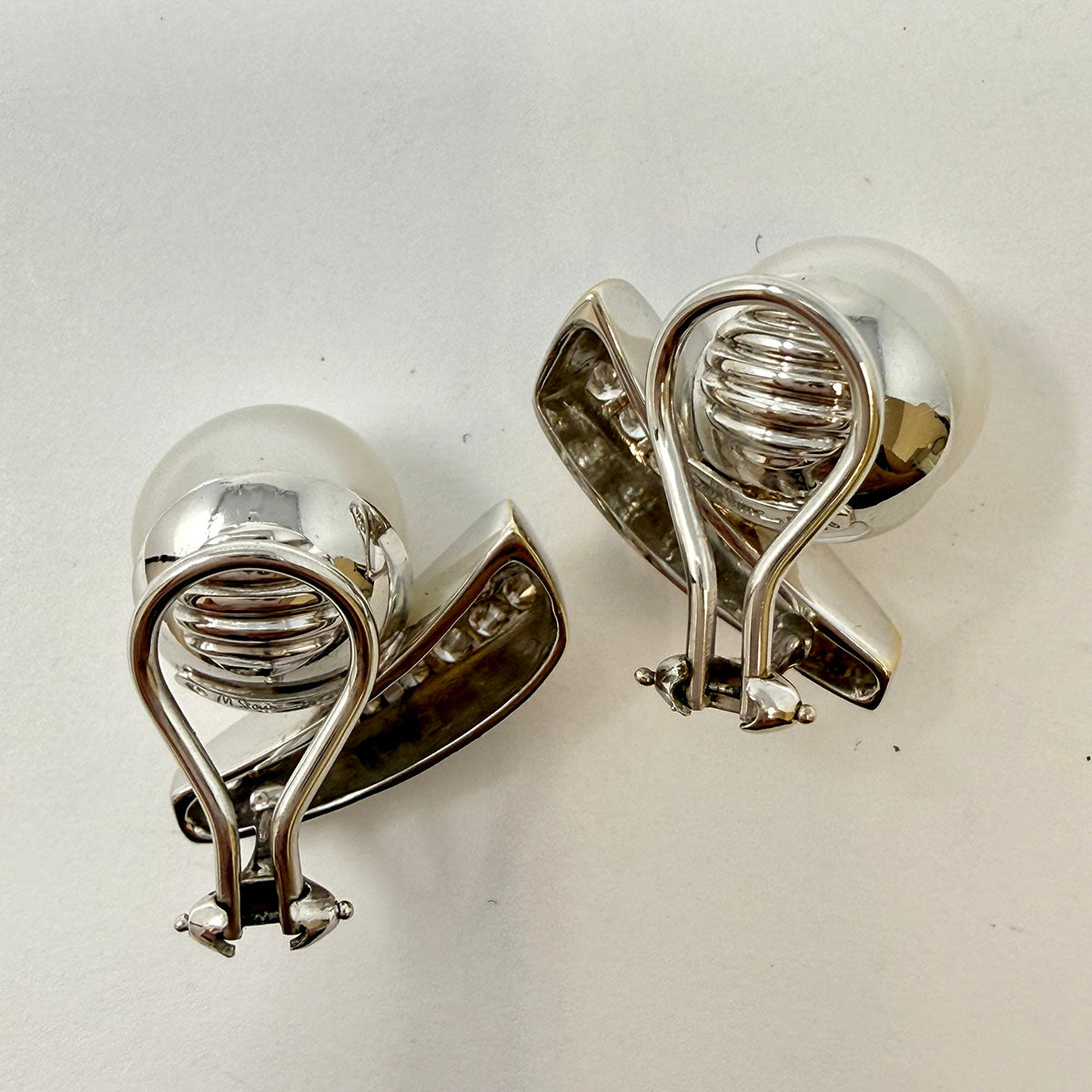 M. Stowe 18K White Gold Earrings with 28 Full Cut Diamonds and 2 South Sea Pearl
