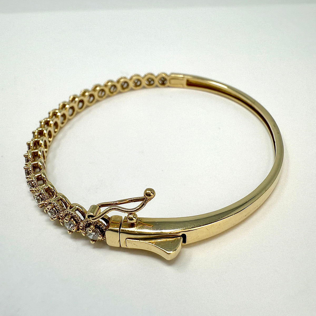 14K Gold Hinged Bracelet with Diamond