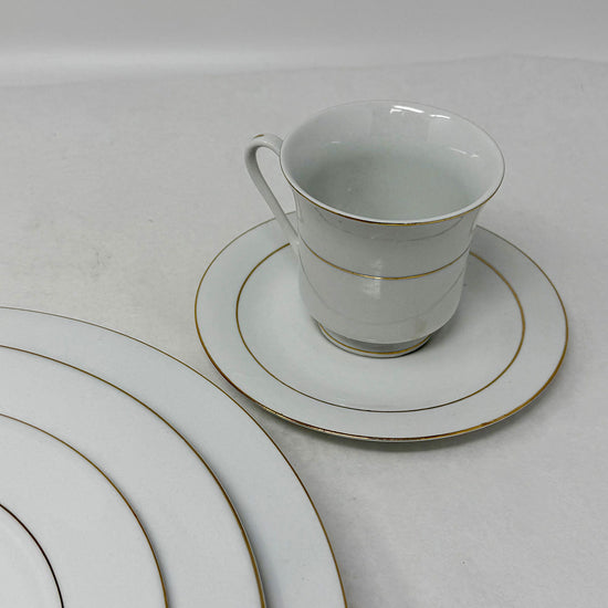 36 Pcs: 5 5Pc Place Settings Golden Traditions China +10xtrdshs & 1 Srvg Pltr