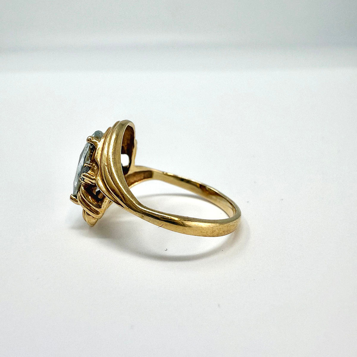 14K Gold Ring with Aquamarine