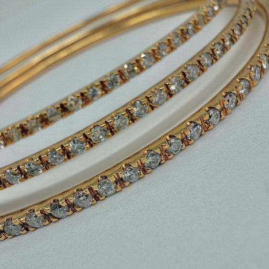 Set of Three 18K Rose Gold Bangle Bracelet with Diamonds