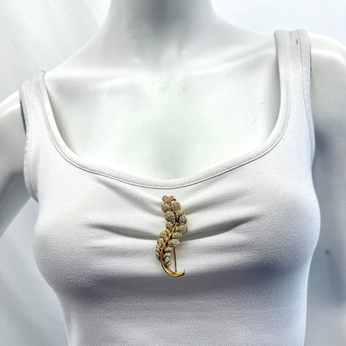 Harco 18K Gold Feather Pin with 123 Diamonds