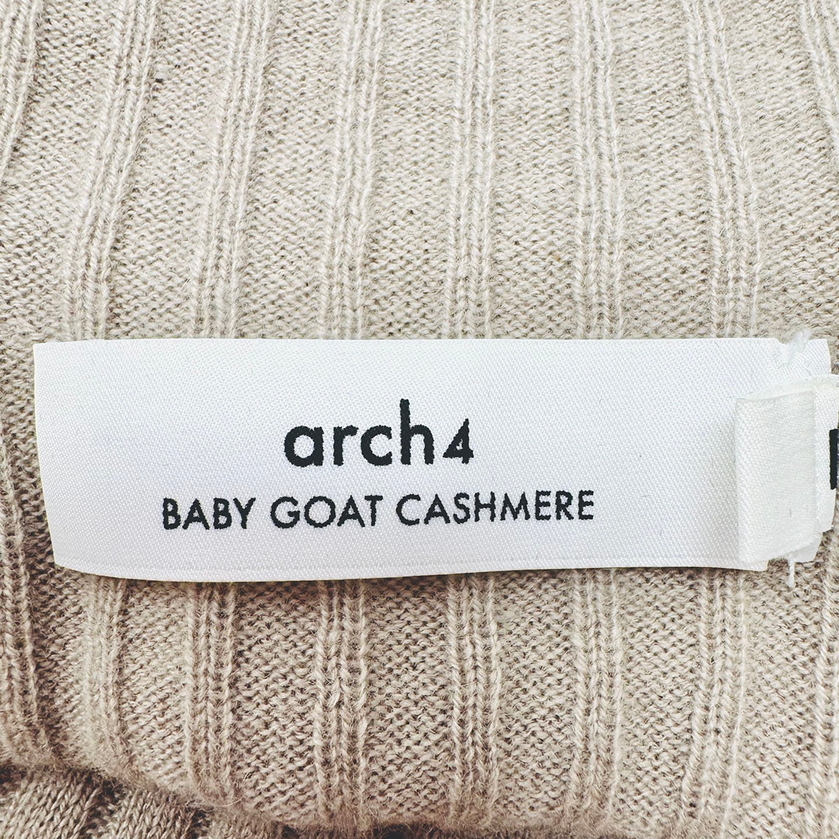 arch4 Turtleneck