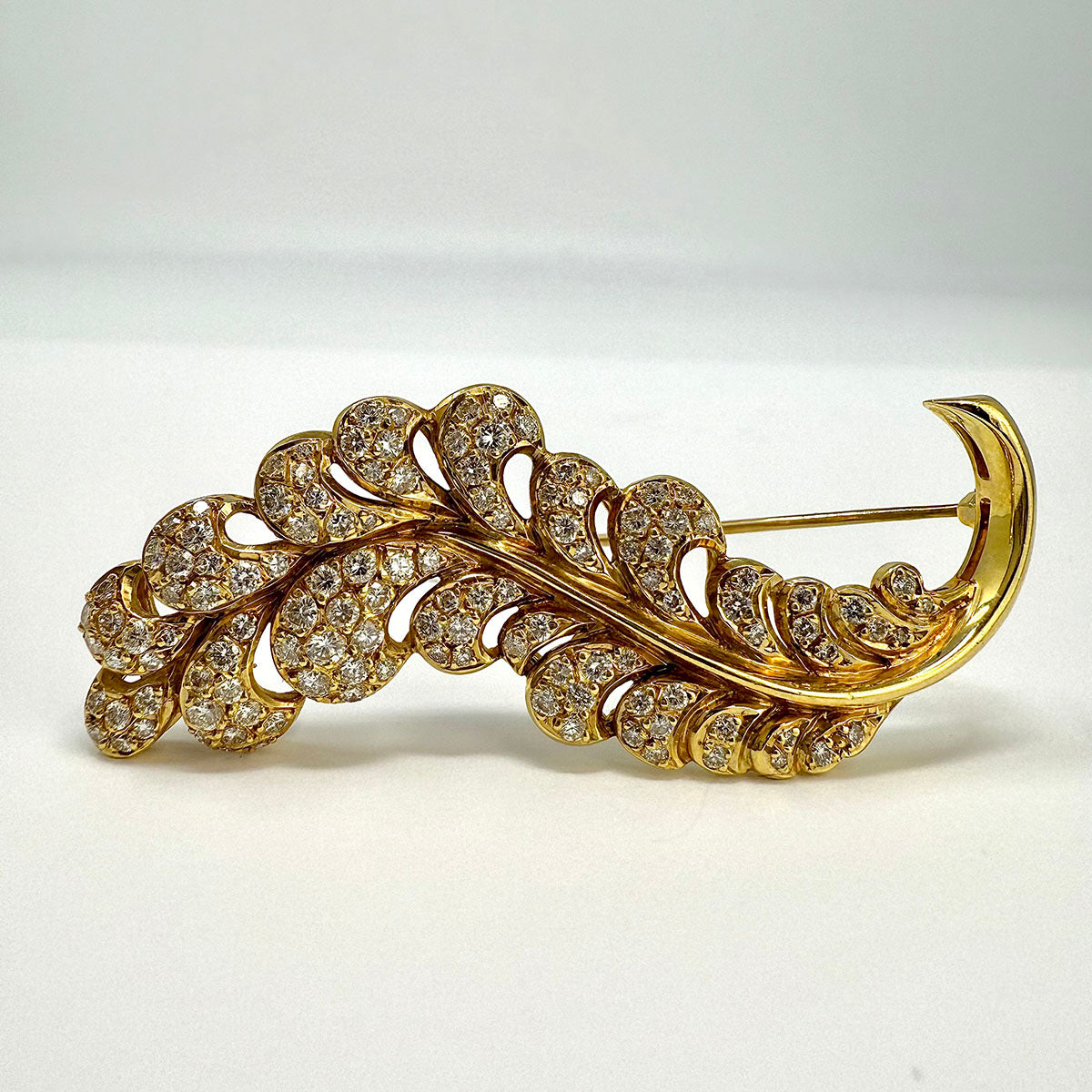 Harco 18K Gold Feather Pin with 123 Diamonds