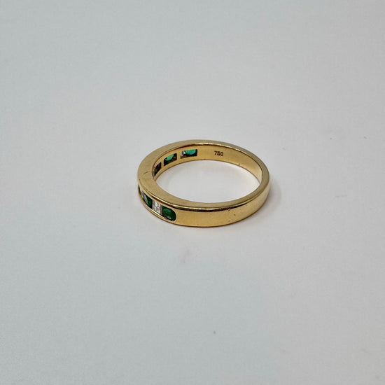 Wakasuki 18K Gold Ring with 5 Diamonds and 6 Emeralds