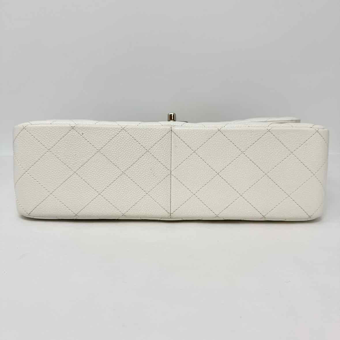 Chanel Classic Jumbo Double Flap Shoulder Bag