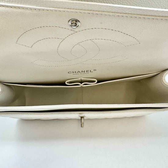 Chanel Classic Jumbo Double Flap Shoulder Bag