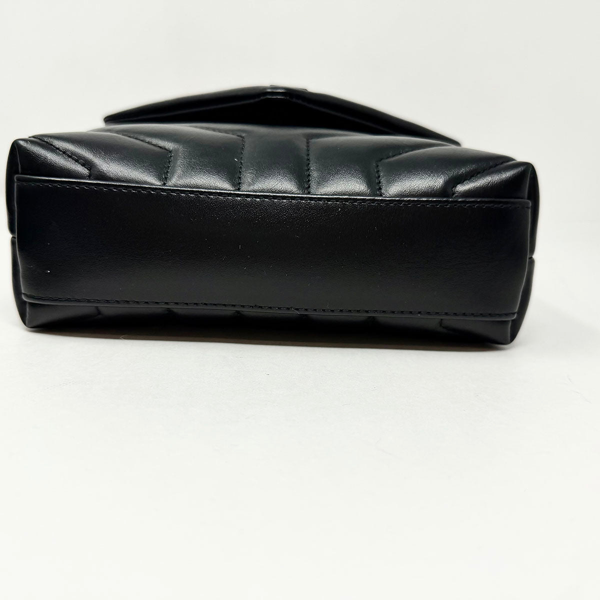 Yves Saint Laurent Shoulder Bag