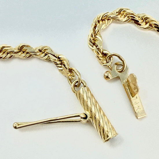18K Gold Twisted Necklace with Bezel Set Diamond Pendant
