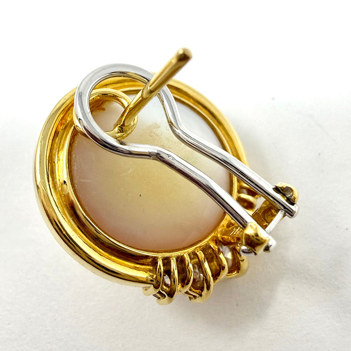 18K Gold Stud Earrings with Mabe Pearl and 10 Diamonds
