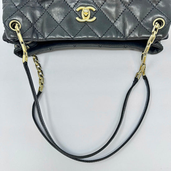 Chanel Retro Chain Tote