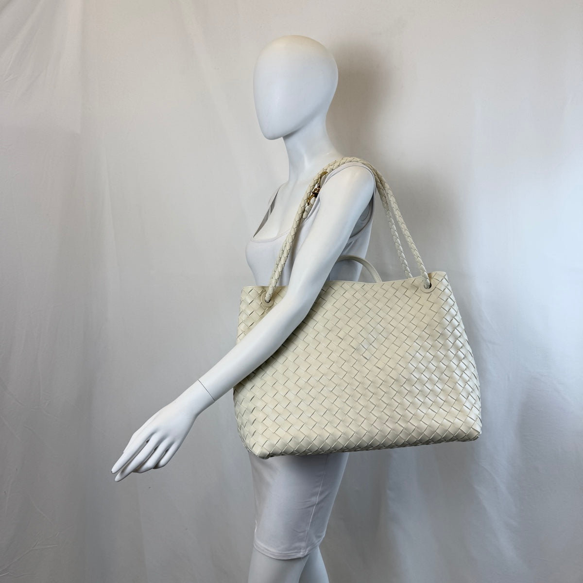 Bottega Veneta Large Andiamo Tote