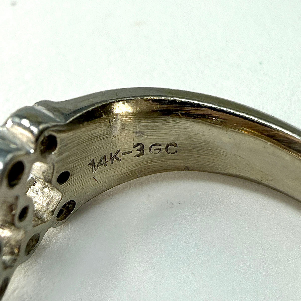 14K White Gold Ring with Diamond