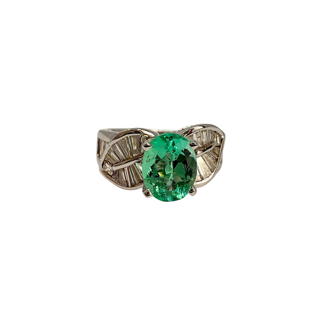 18K White Gold Ring with Diamond and Emerald