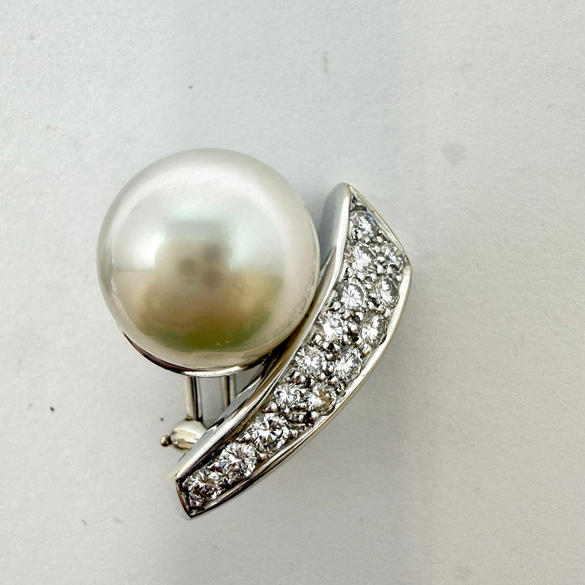 M. Stowe 18K White Gold Earrings with 28 Full Cut Diamonds and 2 South Sea Pearl