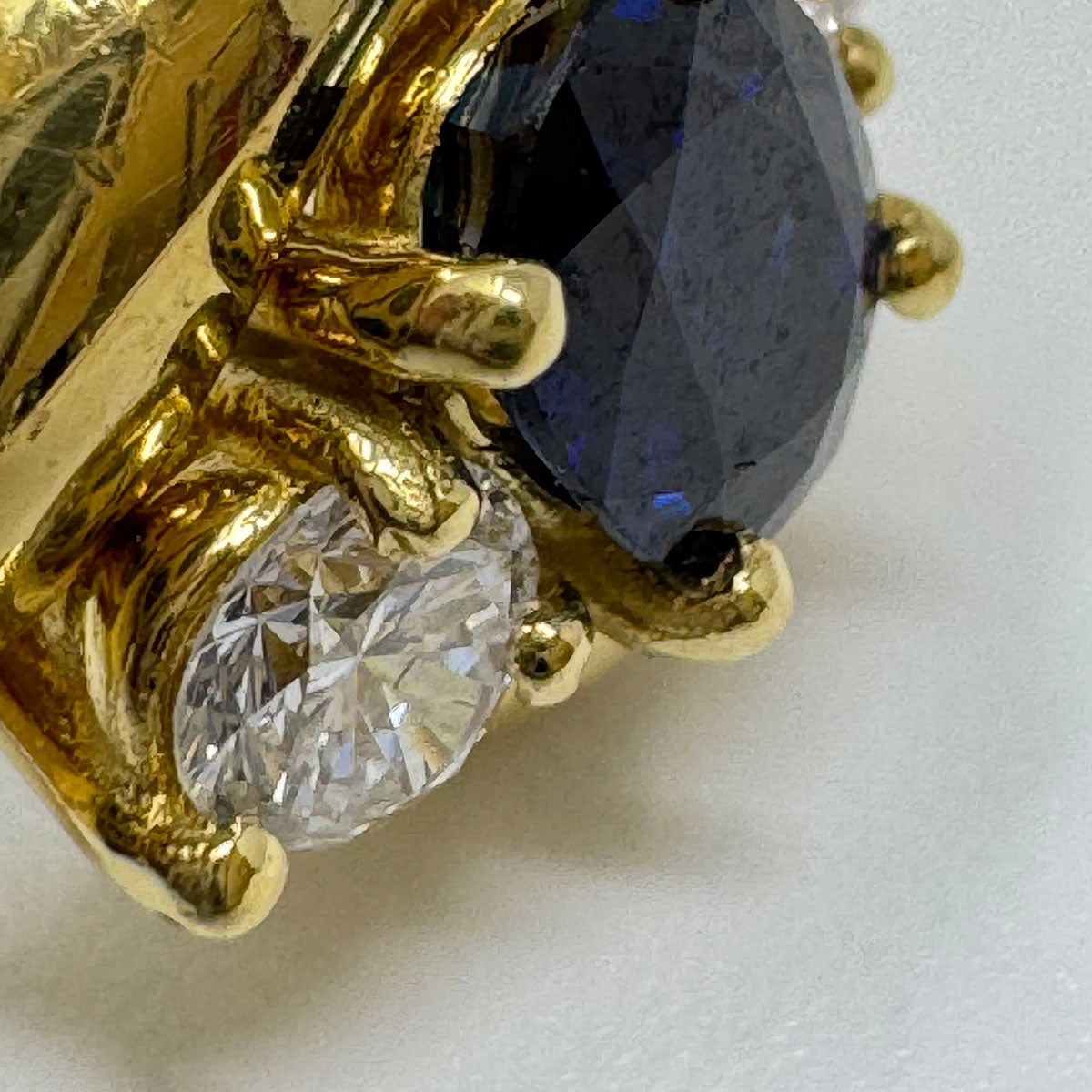 Kurt Wayne 18K Gold Ring with Sapphire and Diamond