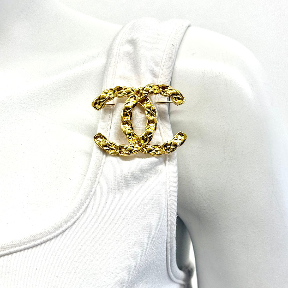 Chanel Booch/ Pin