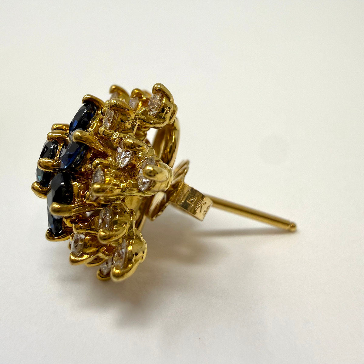 18K Gold Star Shaped Stud Earrings with Sappphires and Diamonds
