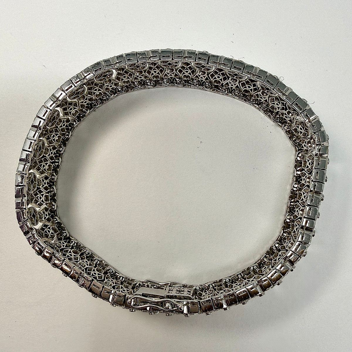 18K White Gold Bracelet  with Diamonds