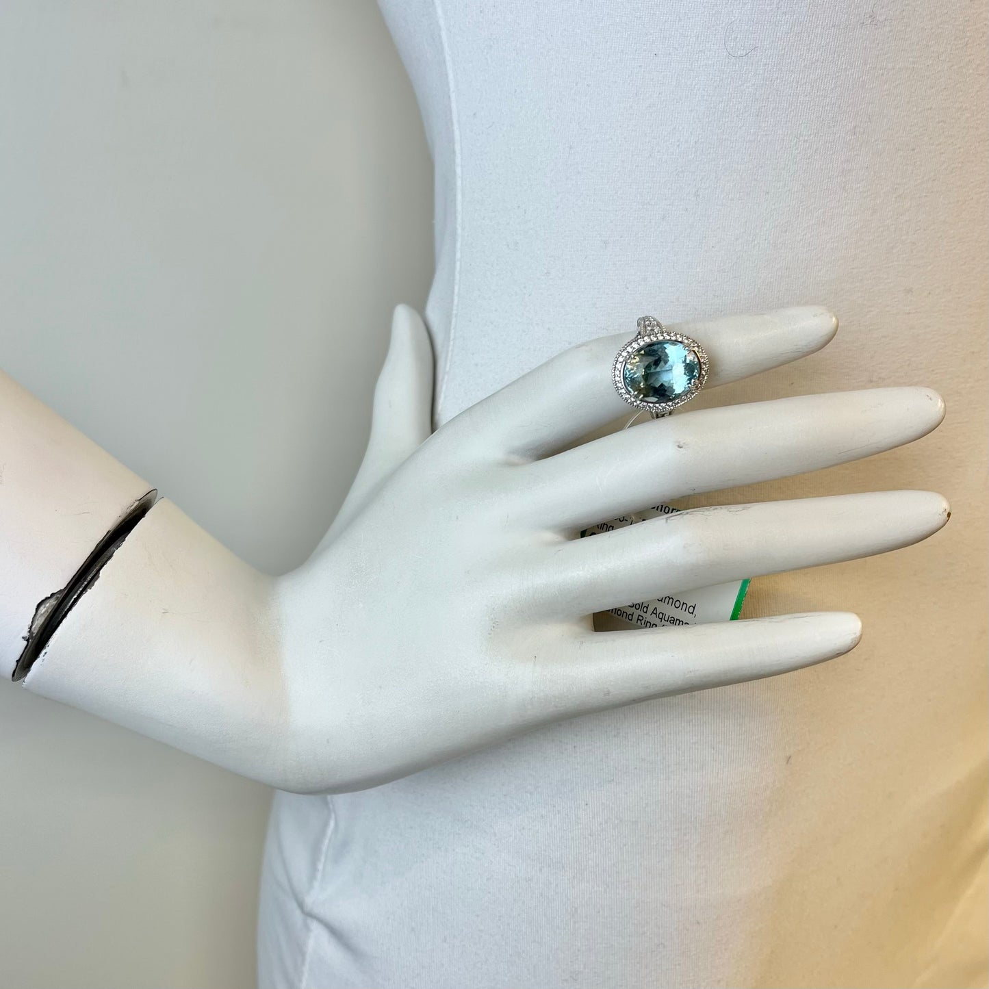 18K White Gold Aquamarine and Diamond Ring