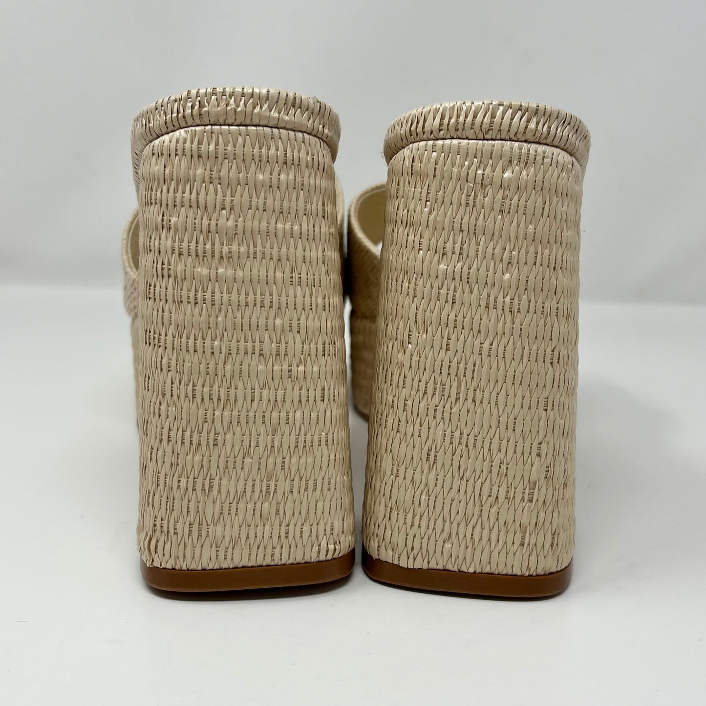 Larroude Slides