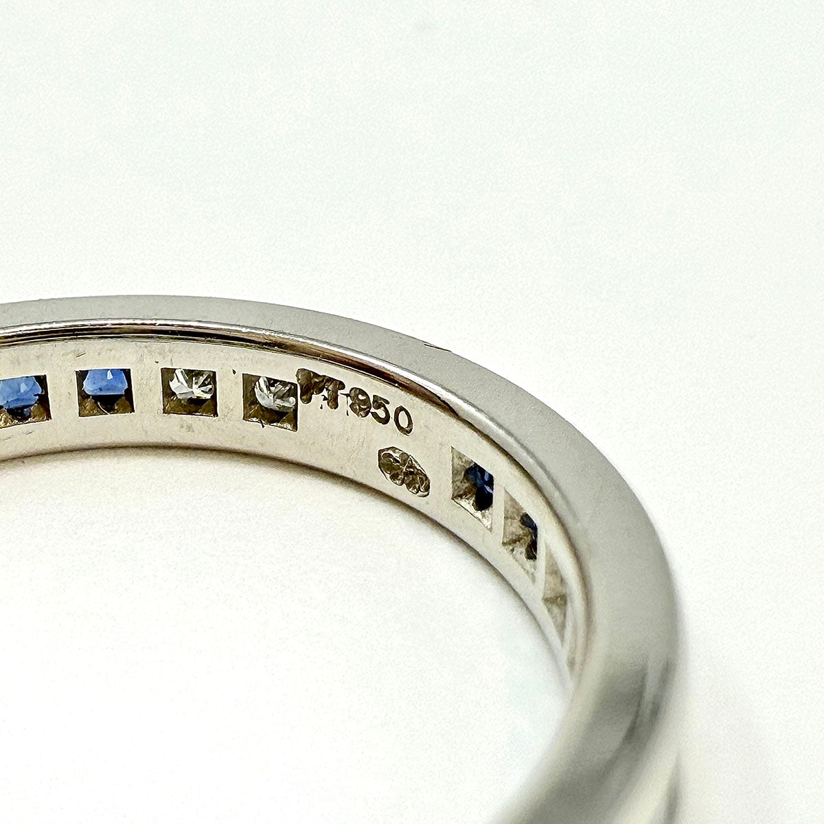 Platinum Ring with 15 Diamonds and 15 Sapphires