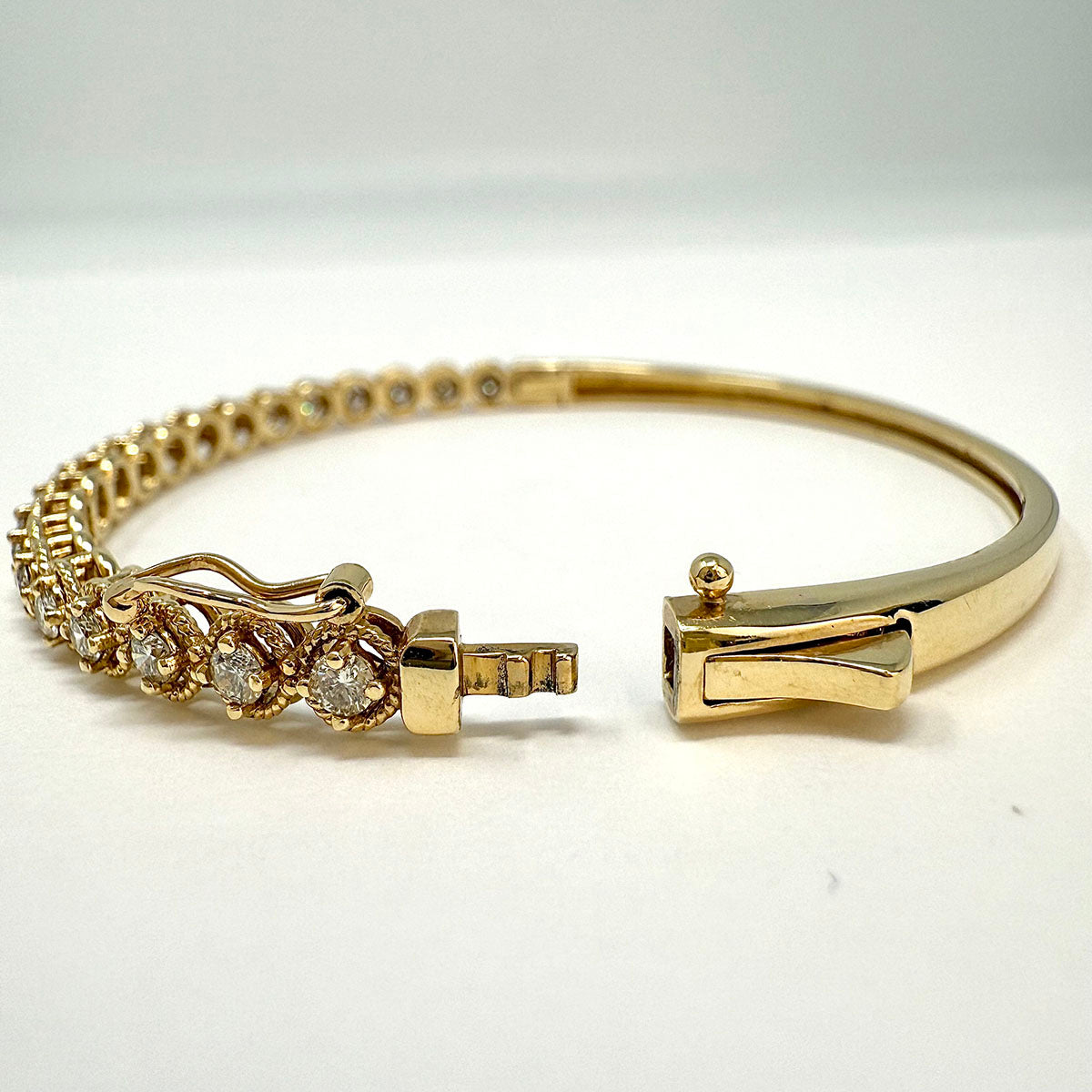 14K Gold Hinged Bracelet with Diamond