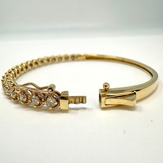 14K Gold Hinged Bracelet with Diamond